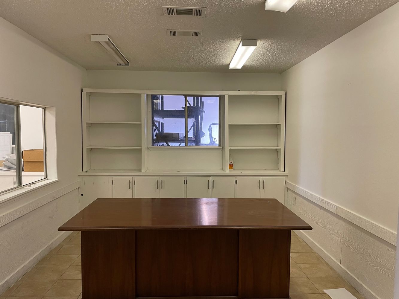 Dock High Warehouse With Office For Lease: 3504 Cypress Ave, Saint Gabriel, LA 70776